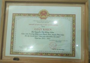 NHA2 GIAO TIEU BIEU CUA3 TINH